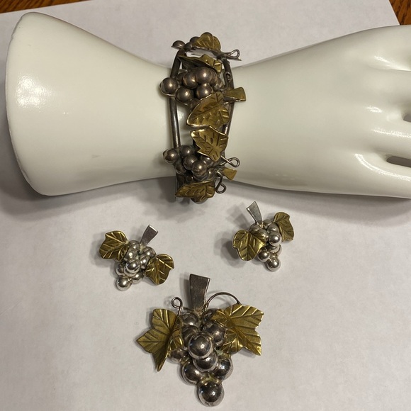 Sterling Grape Set bracelet earrings pendant - Picture 3 of 16